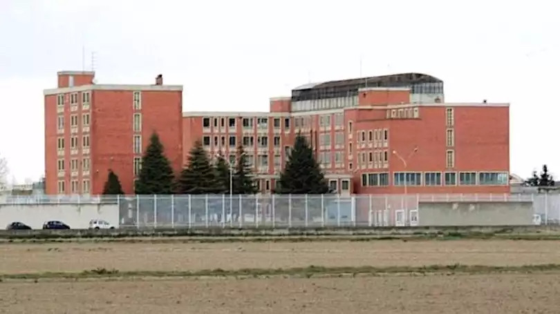 Vercelli, caos in carcere: violenta protesta di alcuni detenuti stranieri 